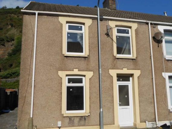 3 Bedroom End of Ter...